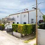 Countryside Apartment Manu